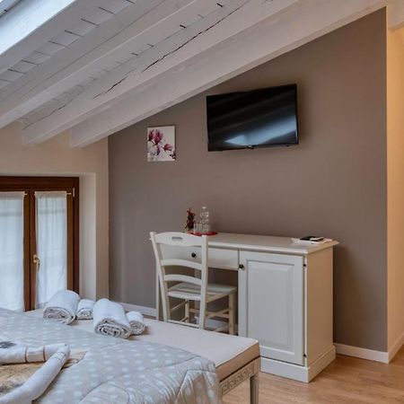 Bed and Breakfast Cascina Volta Брешия Экстерьер фото