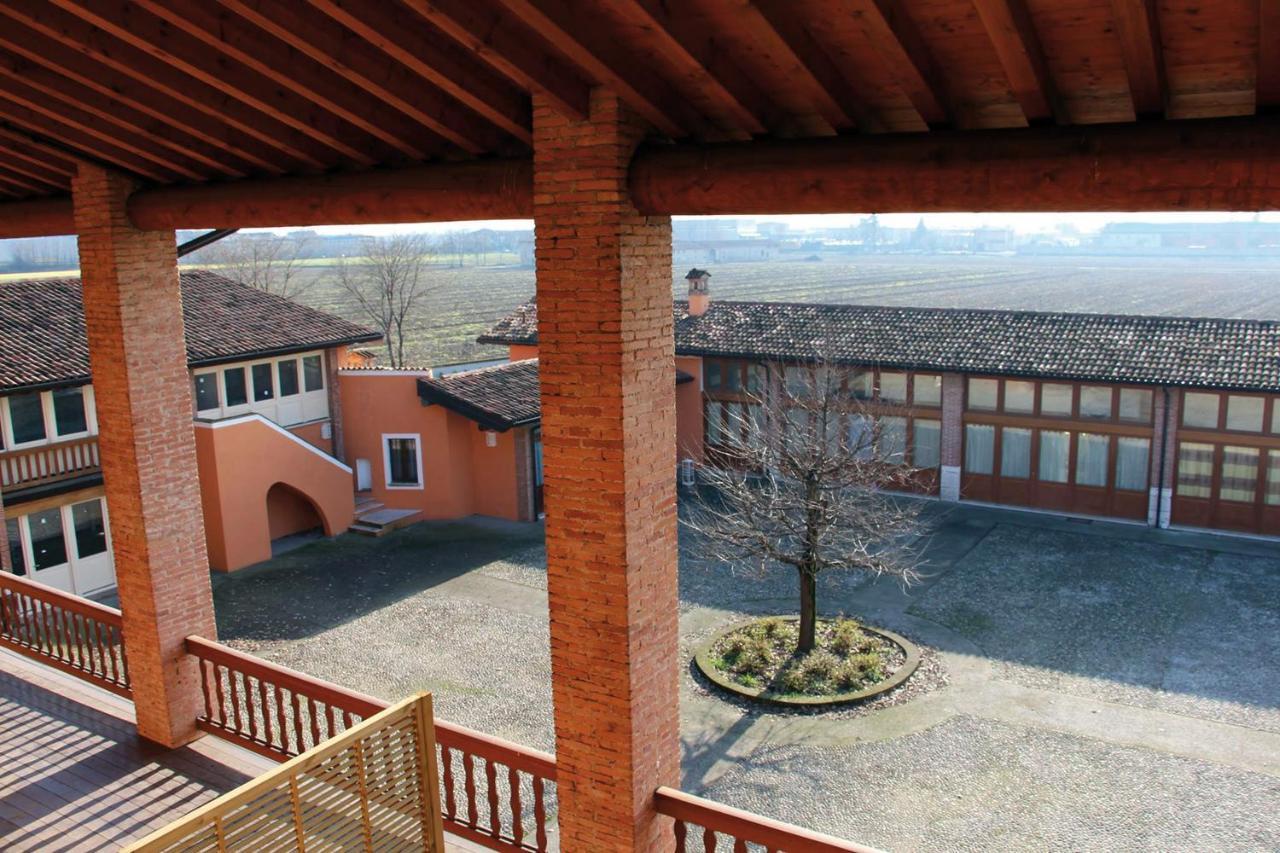 Bed and Breakfast Cascina Volta Брешия Экстерьер фото