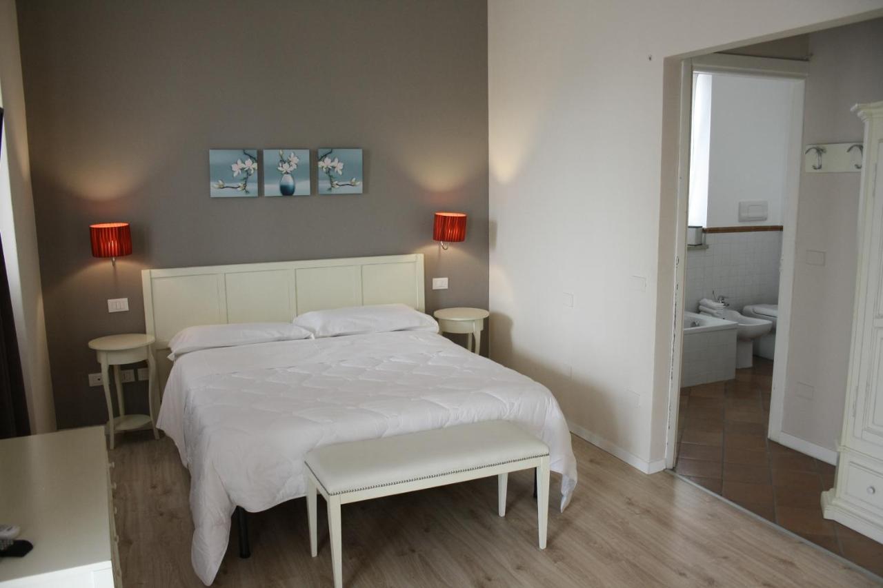 Bed and Breakfast Cascina Volta Брешия Экстерьер фото